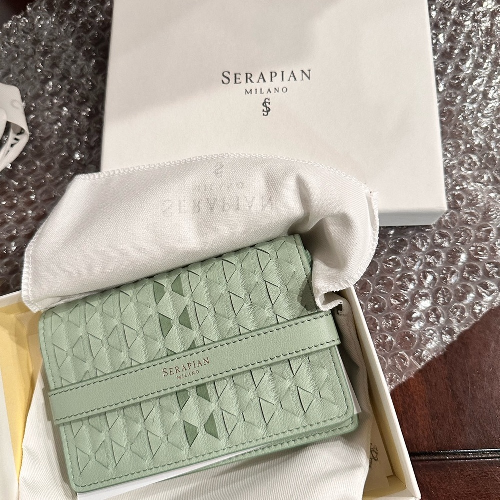 SERAPIAN MILANO (RARE)
Serapian
x Van Cleef & Arpels Leather Compact Wallet